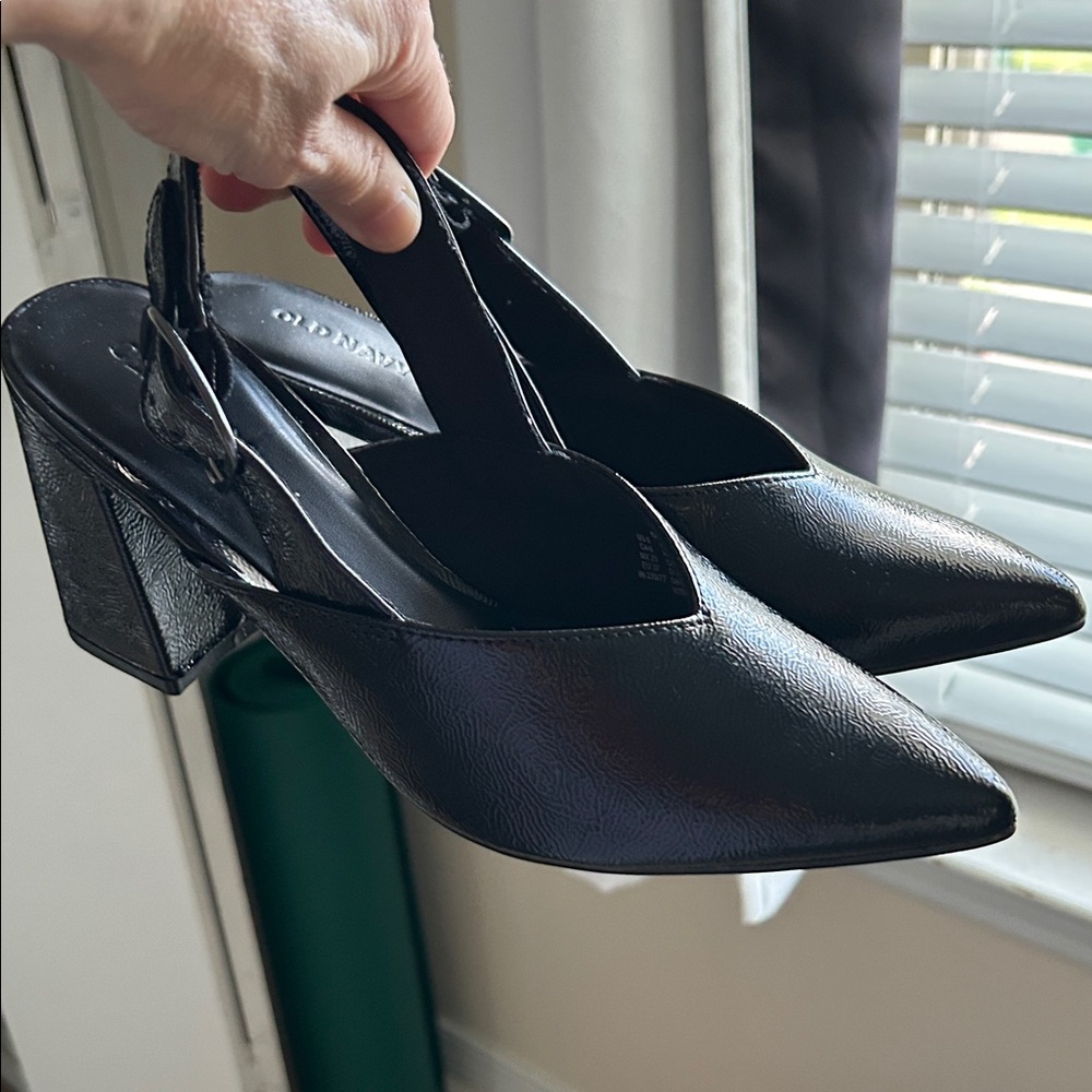 Old Navy Black Pointed Slingback Block Heels
